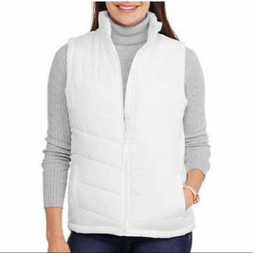 Maxwell studio white puffer vest